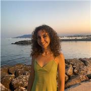 Studentessa universitaria offre ripetizioni e aiuto compiti